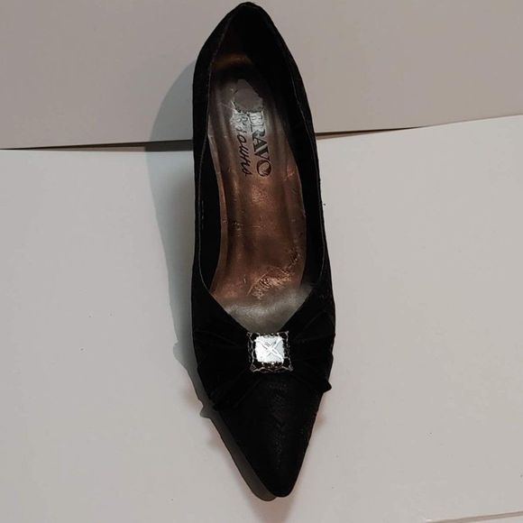Bravo Brown Lacey Black Pointed Toe Shoes - Picture 2 of 7